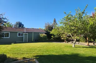 96 W Gregory Rd, Central Point, OR 97502 - Photo 33