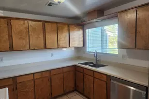 96 W Gregory Rd, Central Point, OR 97502 - Photo 13
