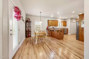431 Silver Creek Dr, Central Point, OR 97502 - Photo 5