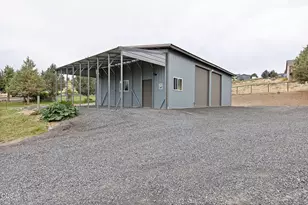 1919 NE Villa Dr, Madras, OR 97741 - Photo 5