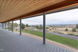 1919 NE Villa Dr, Madras, OR 97741 - Photo 9