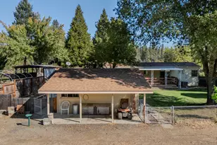 8290 E Evans Creek Rd, Rogue River, OR 97537 - Photo 37