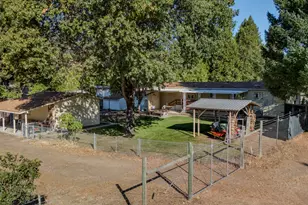 8290 E Evans Creek Rd, Rogue River, OR 97537 - Photo 33