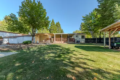 8290 E Evans Creek Road, Rogue River, OR 97537 - Photo 9