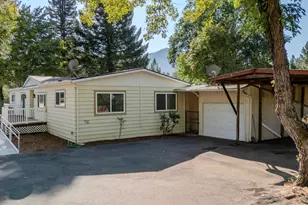 8290 E Evans Creek Rd, Rogue River, OR 97537 - Photo 31