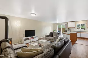 20008 Elizabeth Ln, Bend, OR 97702 - Photo 15