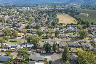 1004 Barlynn St, Medford, OR 97501 - Photo 51
