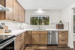 12199 SE Henderson Dr, Portland, OR 97266 - Photo 9