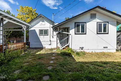 711 SW H Street, Grants Pass, OR 97526 - Photo 45