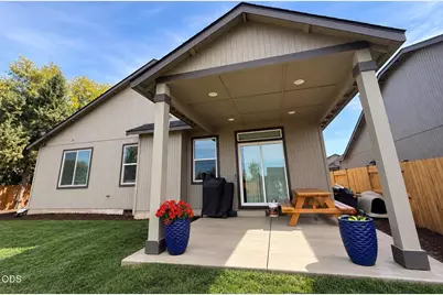 1997 NW 8th, Redmond, OR 97756 - Photo 5