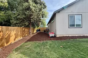 1997 NW 8th, Redmond, OR 97756 - Photo 7