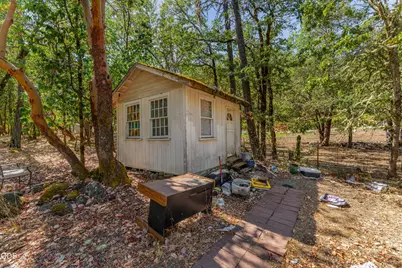 190 Long Acres Road, Grants Pass, OR 97527 - Photo 23