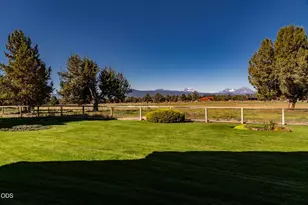 18975 Pinehurst Rd, Bend, OR 97703 - Photo 47