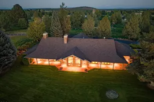 18975 Pinehurst Rd, Bend, OR 97703 - Photo 3