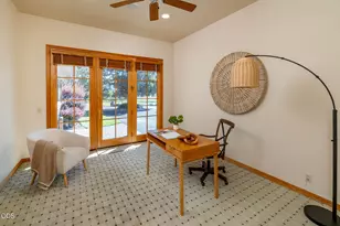 18975 Pinehurst Rd, Bend, OR 97703 - Photo 41