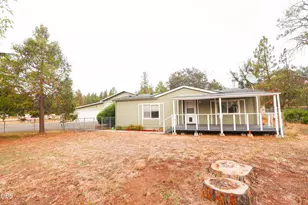 110 Mason Rd, Eagle Point, OR 97524 - Photo 1