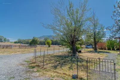 14405 Table Rock Road, Central Point, OR 97502 - Photo 3