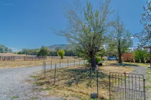 14405 Table Rock Rd, Central Point, OR 97502 - Photo 3