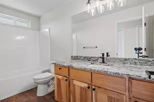 167 SE Champagne Ct, Grants Pass, OR 97527 - Photo 17