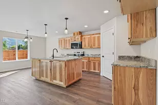 167 SE Champagne Ct, Grants Pass, OR 97527 - Photo 5