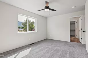 167 SE Champagne Ct, Grants Pass, OR 97527 - Photo 9