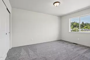 167 SE Champagne Ct, Grants Pass, OR 97527 - Photo 13