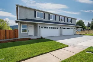 167 SE Champagne Ct, Grants Pass, OR 97527 - Photo 1