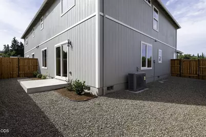 167 SE Champagne Court, Grants Pass, OR 97527 - Photo 21