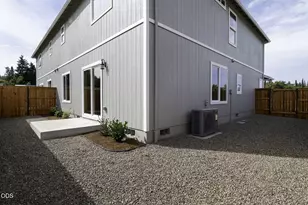 167 SE Champagne Ct, Grants Pass, OR 97527 - Photo 21