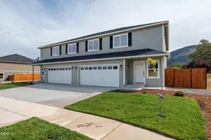 171 SE Champagne Ct, Grants Pass, OR 97527 - Photo 1