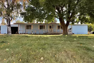 3592 E Lake Ave, Chiloquin, OR 97624 - Photo 3