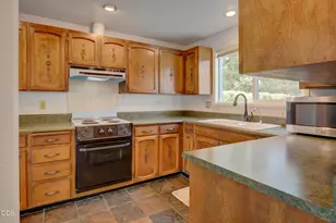 257 Mount Echo Dr, Medford, OR 97504 - Photo 17