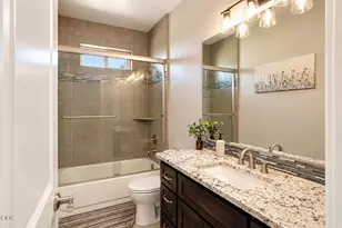 2454 Herrington Way, Medford, OR 97504 - Photo 17