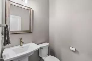 20251 Hardy Rd, Bend, OR 97703 - Photo 11