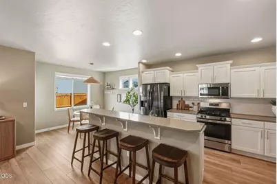 21188 SE Azalia Avenue, Bend, OR 97702 - Photo 17