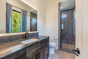 62825 Montara Dr, Bend, OR 97701 - Photo 31