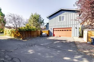 20605 Songbird Ln, Bend, OR 97702 - Photo 51