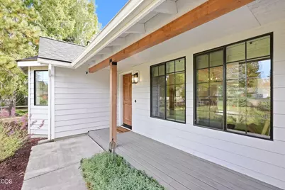 21195 Strawberry Mountain Court, Bend, OR 97702 - Photo 7