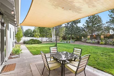 21195 Strawberry Mountain Court, Bend, OR 97702 - Photo 37
