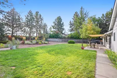 21195 Strawberry Mountain Court, Bend, OR 97702 - Photo 35