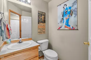 1124 Golden Pheasant Dr, Redmond, OR 97756 - Photo 15