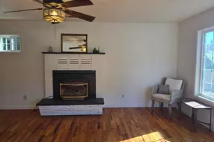 213 Corcoran Ln, Central Point, OR 97502 - Photo 3