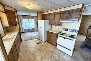 2252 Table Rock Rd, Medford, OR 97501 - Photo 3