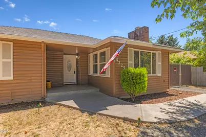 4225 Summers Lane, Klamath Falls, OR 97603 - Photo 3