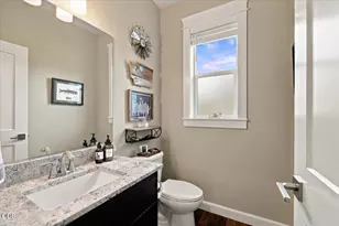 116 NE 13th Ave, Albany, OR 97321 - Photo 17