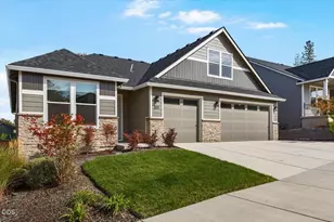 321 Arrowhead Trail, Eagle Point, OR 97524 - Photo 3