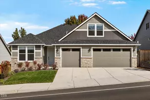 321 Arrowhead Trail, Eagle Point, OR 97524 - Photo 1