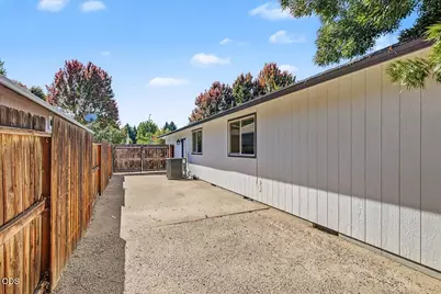 948 Parkdale Avenue, Medford, OR 97501 - Photo 41