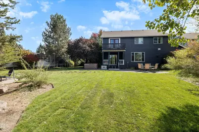 2048 NE Cradle Mountain Way, Bend, OR 97701 - Photo 21