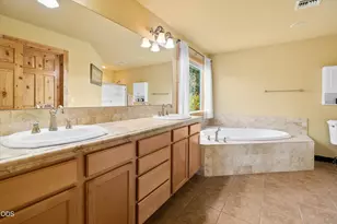 2048 NE Cradle Mountain Way, Bend, OR 97701 - Photo 37